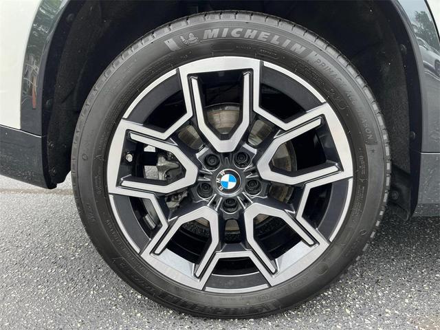 Photo of 2025 Mineral White Metallic BMW X1