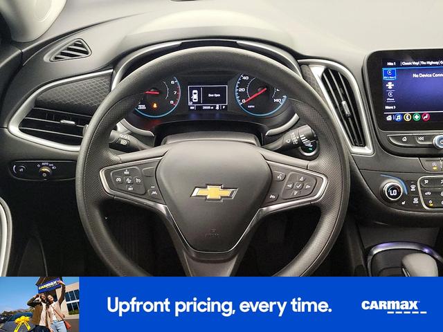 Photo of 2024 White Chevrolet Malibu