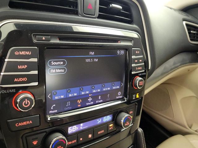 Photo of 2021 White Nissan Maxima