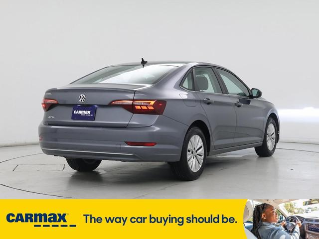 Photo of 2020 Gray Volkswagen Jetta