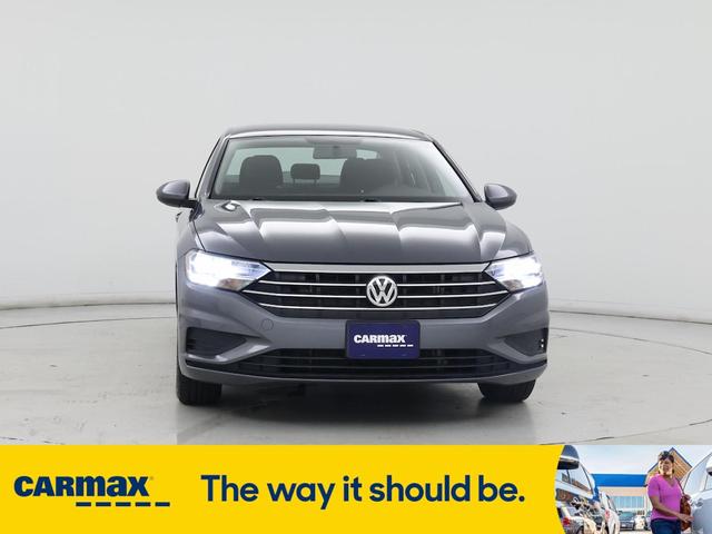 Photo of 2020 Gray Volkswagen Jetta