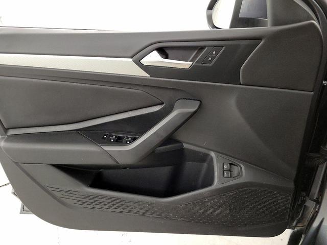 Photo of 2020 Gray Volkswagen Jetta