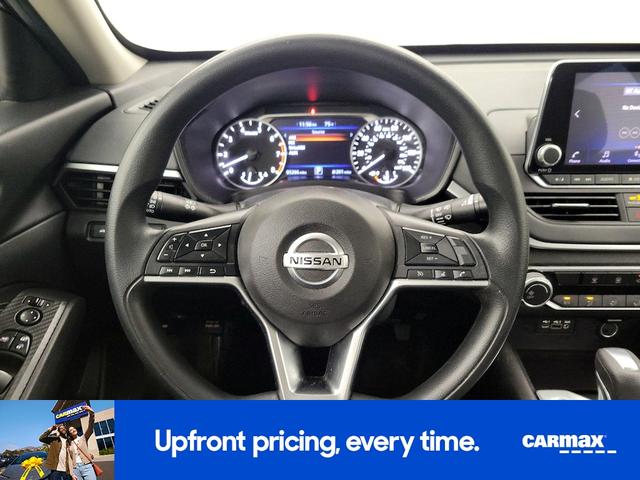 Photo of 2019 Gray Nissan Altima