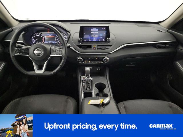 Photo of 2019 Gray Nissan Altima
