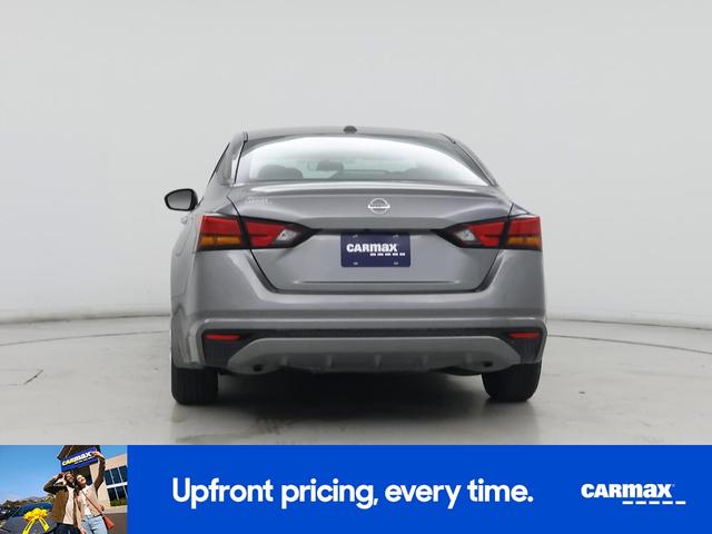 Photo of 2019 Gray Nissan Altima