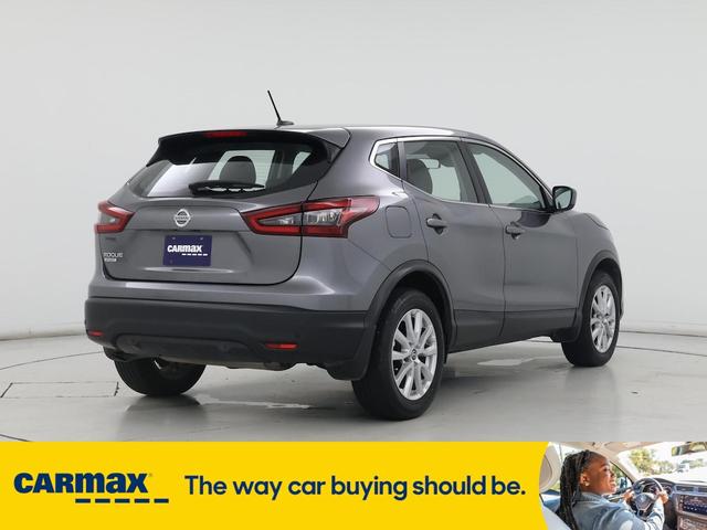 Photo of 2021 Gray Nissan Rogue Sport