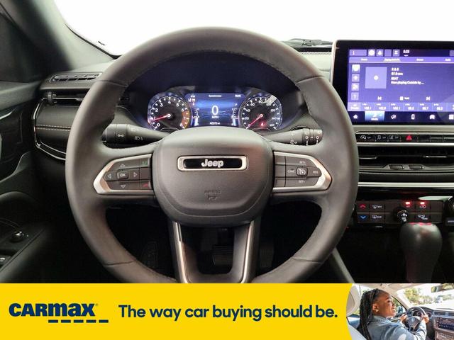 Photo of 2023 White Jeep Compass