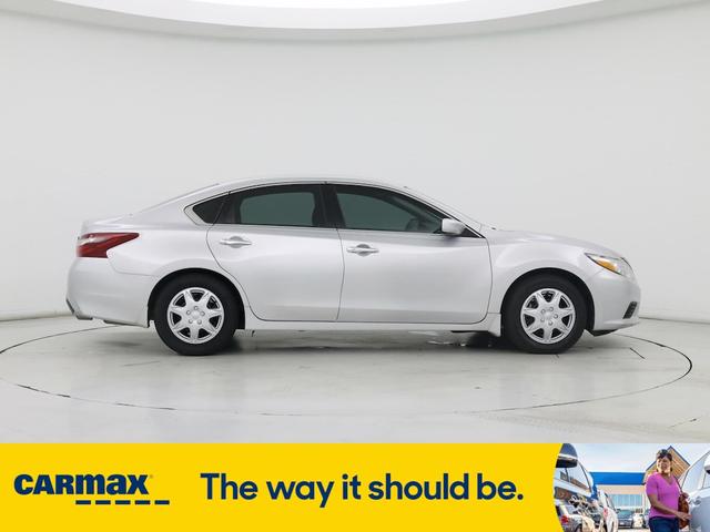 Photo of 2018 Silver Nissan Altima