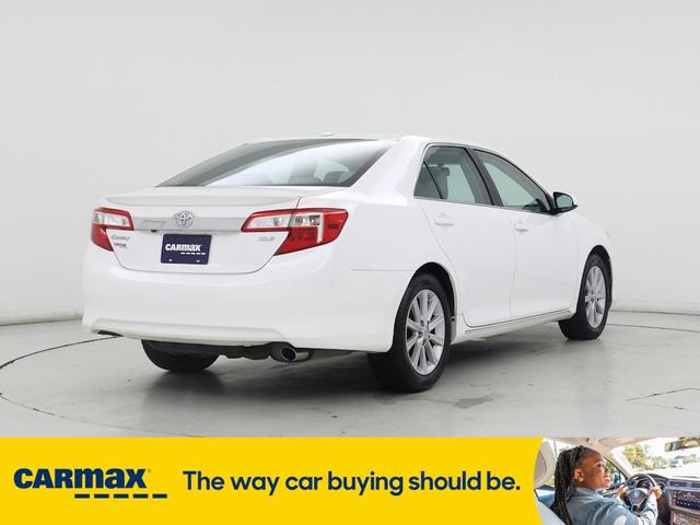 Photo of 2014 White Toyota Camry