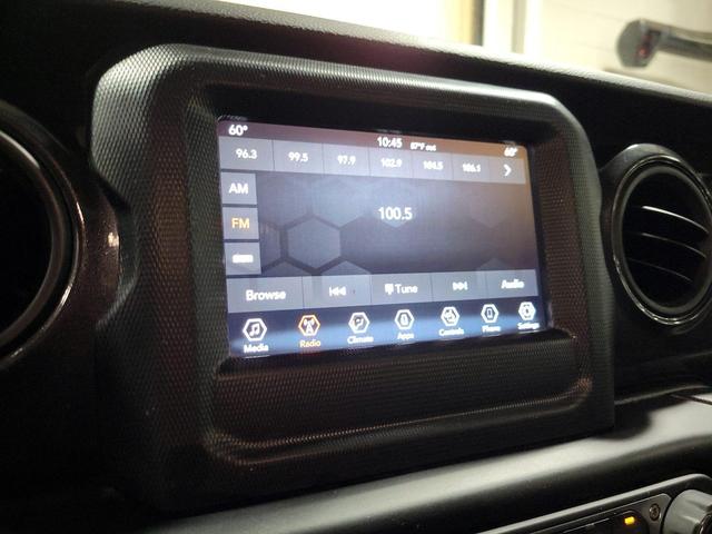 Photo of 2022 Black Jeep Wrangler