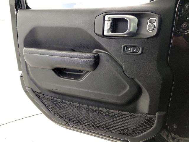 Photo of 2022 Black Jeep Wrangler