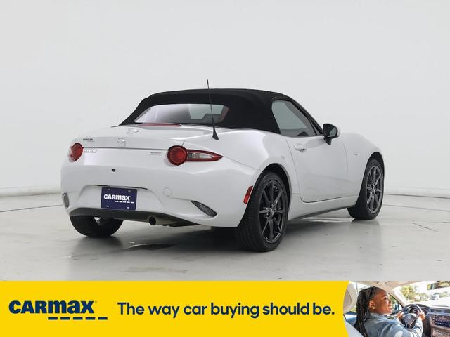 Photo of 2019 Gray Mazda MX-5 Miata