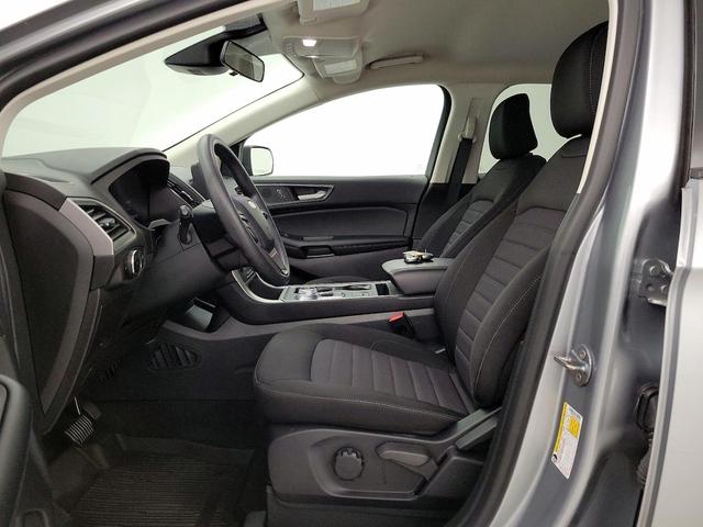 Photo of 2024 Silver Ford Edge