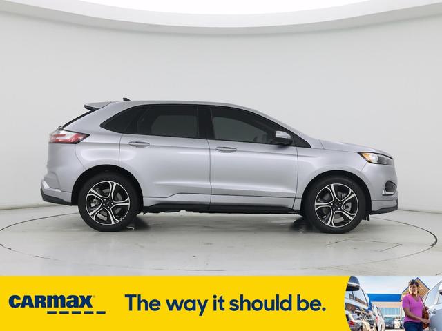 Photo of 2022 Silver Ford Edge