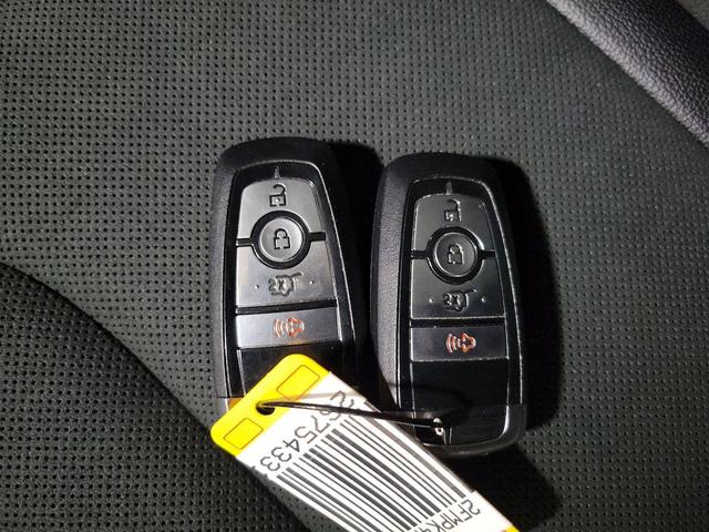 Photo of 2022 Silver Ford Edge