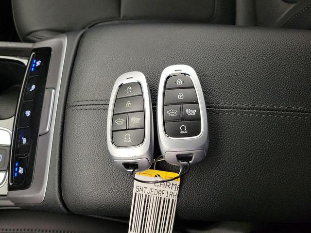 Photo of 2024 Gray Hyundai SANTA CRUZ