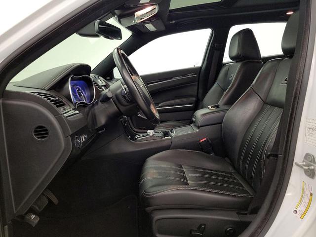 Photo of 2021 White Chrysler 300