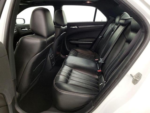 Photo of 2021 White Chrysler 300