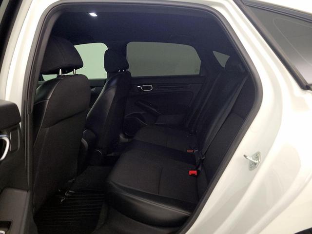 Photo of 2022 White Honda Civic