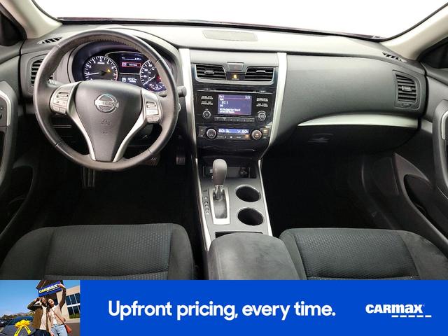 Photo of 2015 Burgundy Nissan Altima