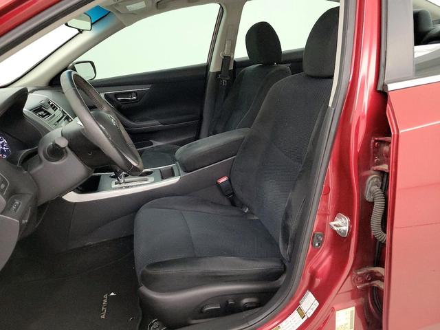 Photo of 2015 Burgundy Nissan Altima