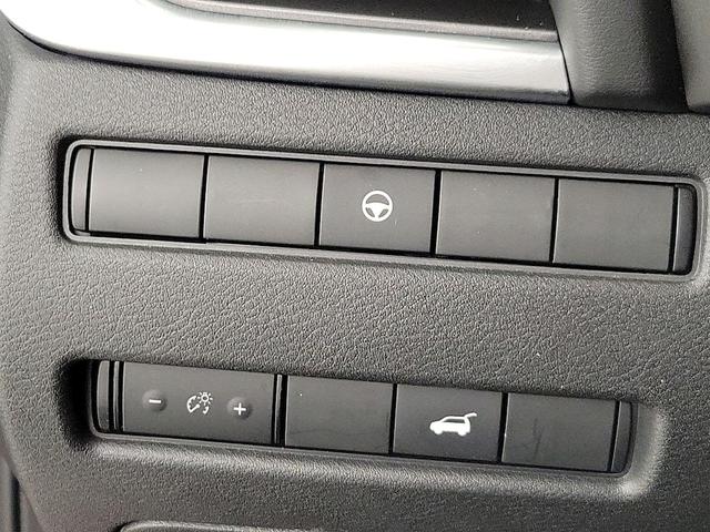 Photo of 2022 Red Nissan Rogue