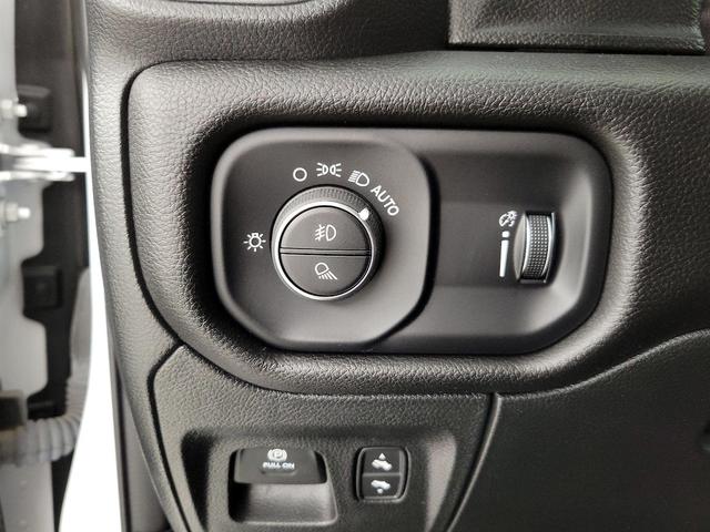 Photo of 2023 White RAM 1500