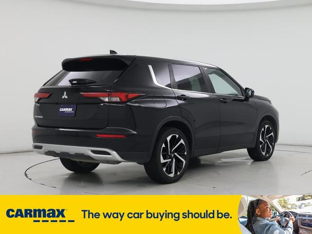 Photo of 2022 Black Mitsubishi Outlander