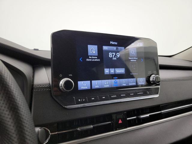 Photo of 2022 Black Mitsubishi Outlander