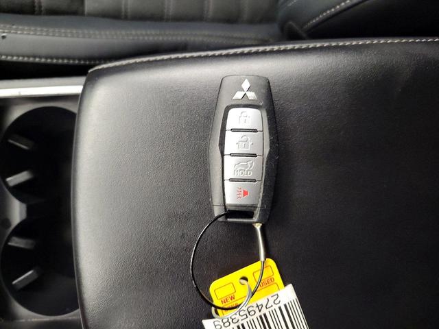 Photo of 2022 Black Mitsubishi Outlander