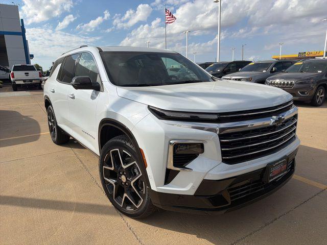 Photo of 2026 Polar White Tricoat Chevrolet Traverse