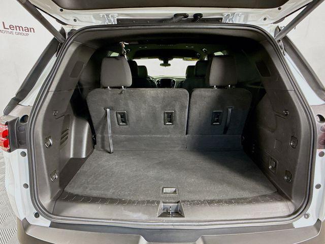 Photo of 2023 Summit White Chevrolet Traverse