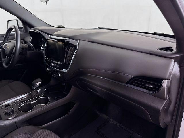 Photo of 2023 Summit White Chevrolet Traverse
