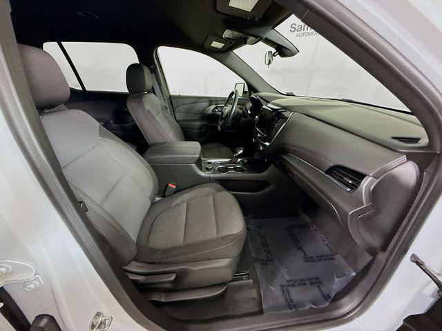 Photo of 2023 Summit White Chevrolet Traverse