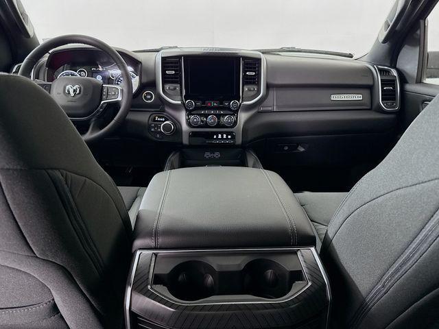 Photo of 2025 Diamond Black Crystal Pearlcoat RAM 1500