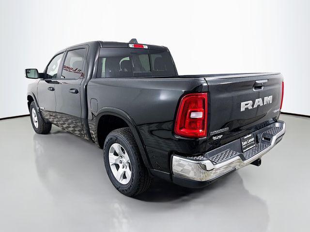 Photo of 2025 Diamond Black Crystal Pearlcoat RAM 1500