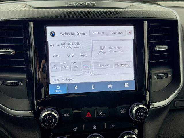 Photo of 2025 Diamond Black Crystal Pearlcoat RAM 1500