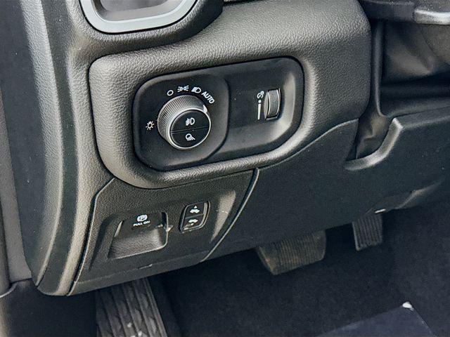 Photo of 2025 Diamond Black Crystal Pearlcoat RAM 1500