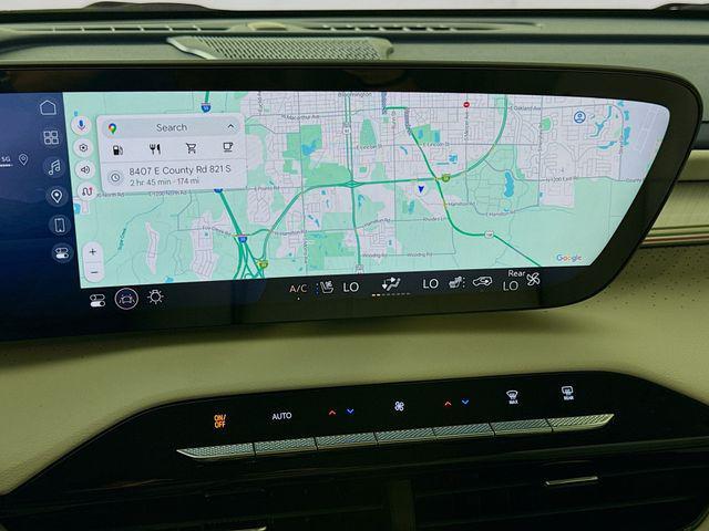 Photo of 2025 White Frost Tricoat Buick Enclave