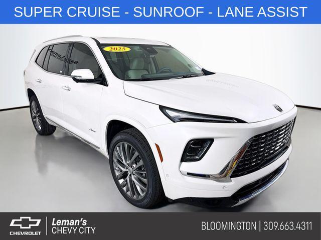 Photo of 2025 White Frost Tricoat Buick Enclave