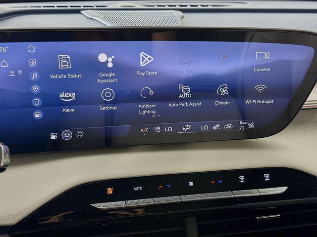 Photo of 2025 White Frost Tricoat Buick Enclave