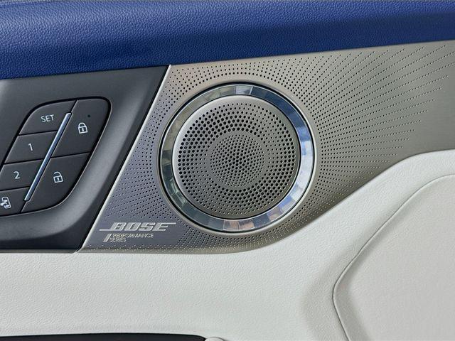 Photo of 2025 White Frost Tricoat Buick Enclave