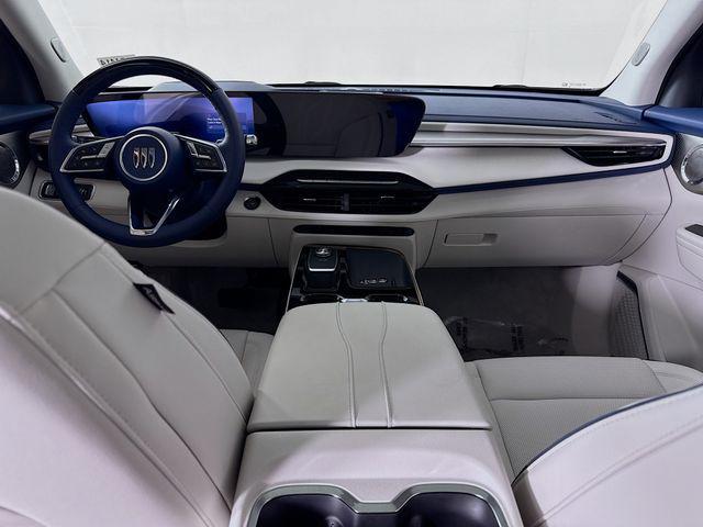 Photo of 2025 White Frost Tricoat Buick Enclave