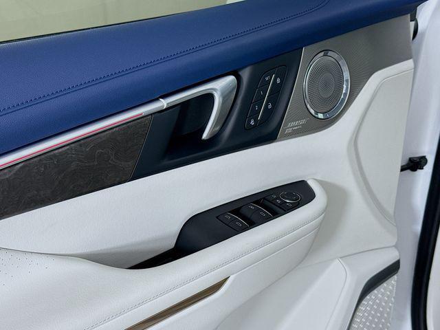 Photo of 2025 White Frost Tricoat Buick Enclave