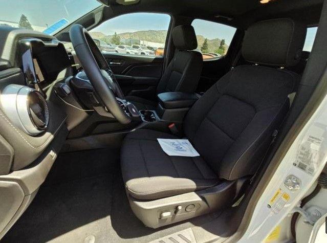 Photo of 2024 Summit White Chevrolet Colorado