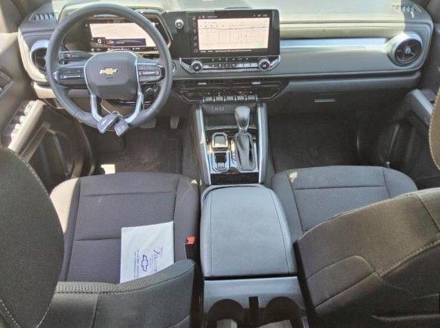 Photo of 2024 Summit White Chevrolet Colorado