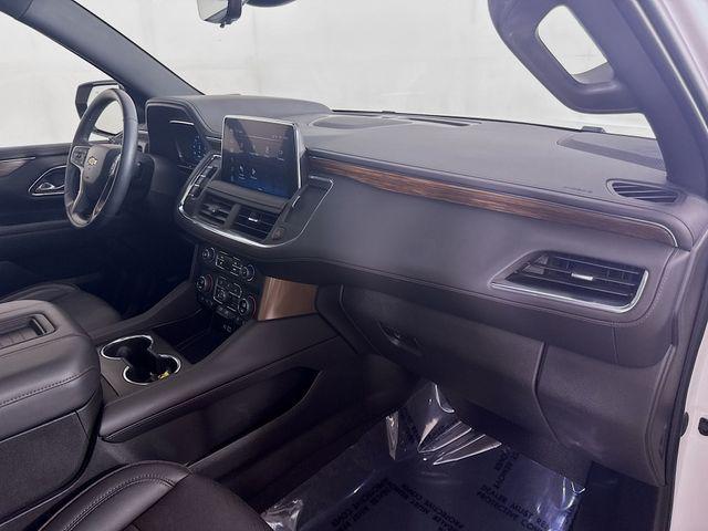 Photo of 2023 Iridescent Pearl Tricoat Chevrolet Suburban