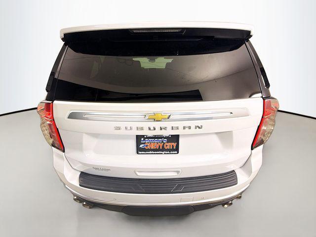 Photo of 2023 Iridescent Pearl Tricoat Chevrolet Suburban