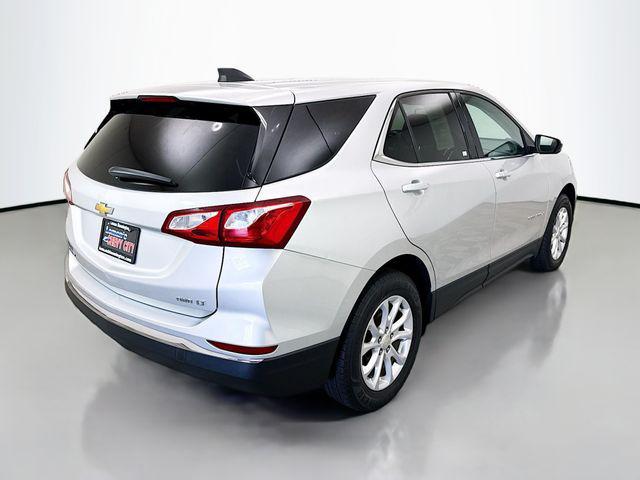 Photo of 2020 Silver Ice Metallic Chevrolet Equinox