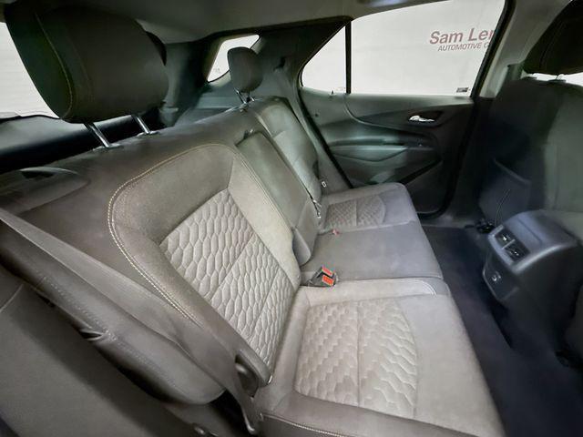 Photo of 2020 Silver Ice Metallic Chevrolet Equinox